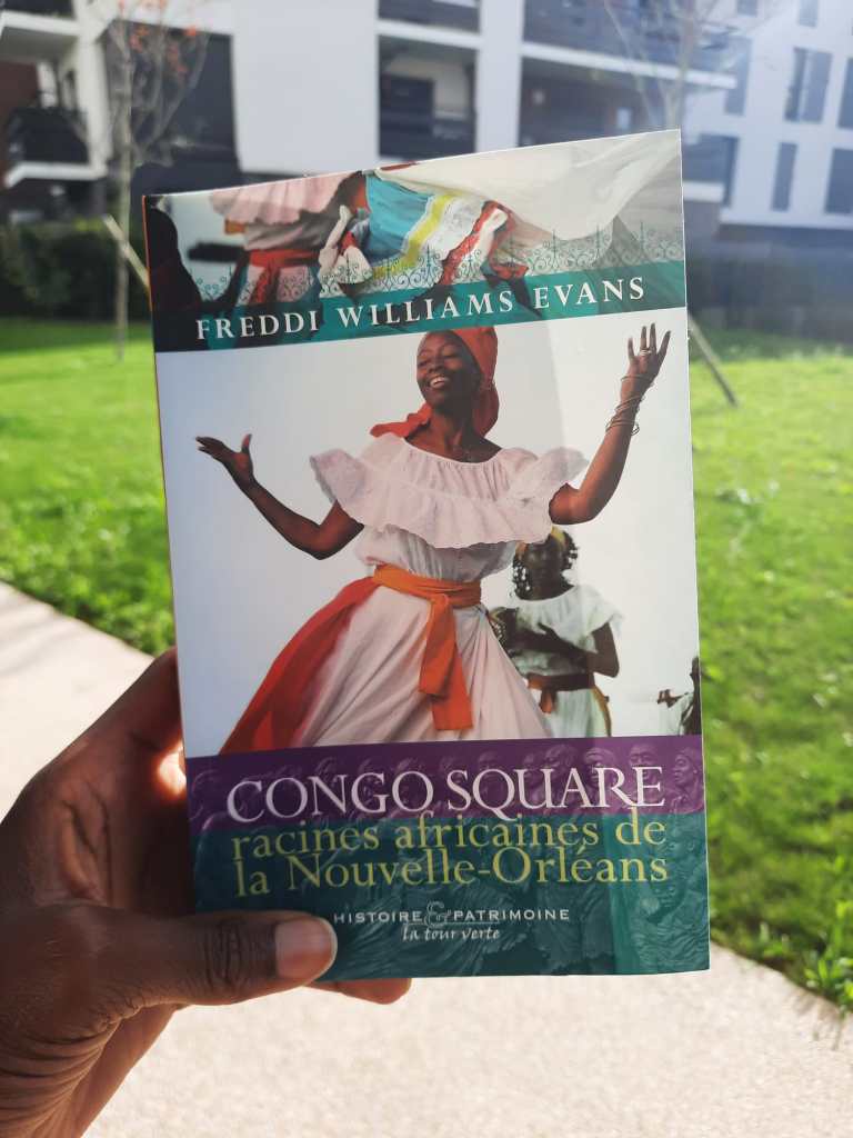 Cette image a un attribut alt vide ; le nom du fichier est congo-square-book.jpeg